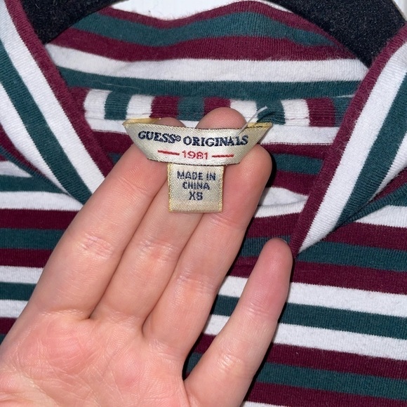 🖤 GUESS Cropped long sleeve top​​​​​​​ 🖤 - Picture 4 of 6